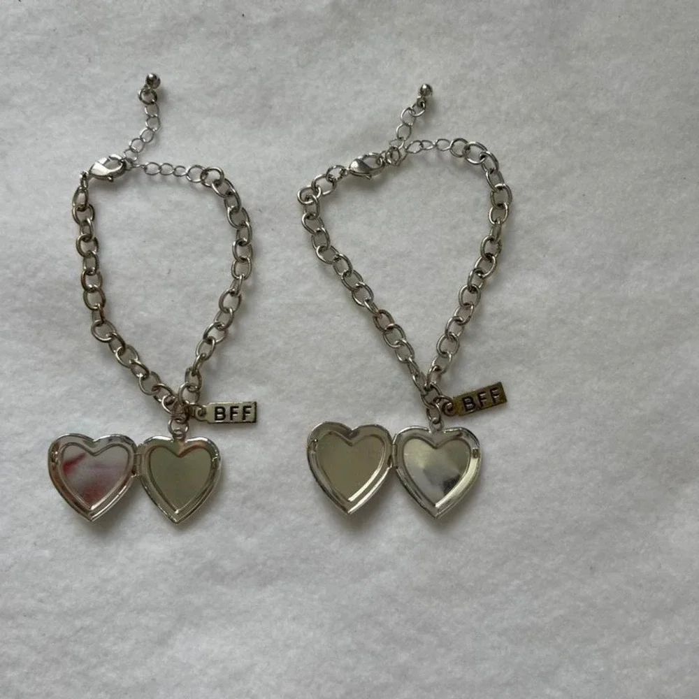 'Girls,‎ set of 2 heart shaped friendship bracelets with charms .